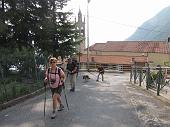 01 Si parte imboccando la strada sopra la chiesa di Fonteno a dx per il Monte Boario